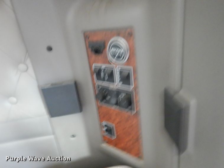 image for item DJ3448 2007 Kenworth T600  semi truck