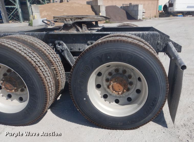 image for item DJ3448 2007 Kenworth T600  semi truck