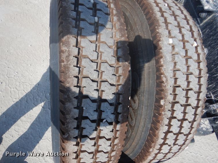 image for item DJ3448 2007 Kenworth T600  semi truck