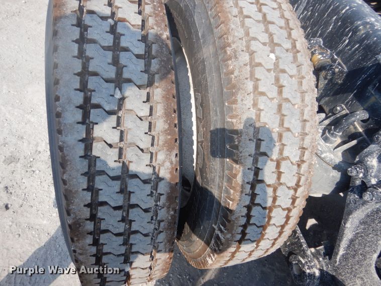 image for item DJ3448 2007 Kenworth T600  semi truck