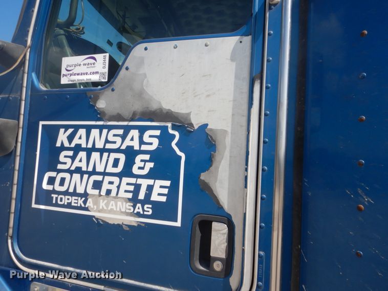 image for item DJ3448 2007 Kenworth T600  semi truck