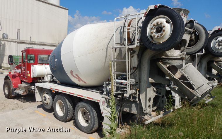 image for item DJ3456 2005 Kenworth W900  ready mix truck