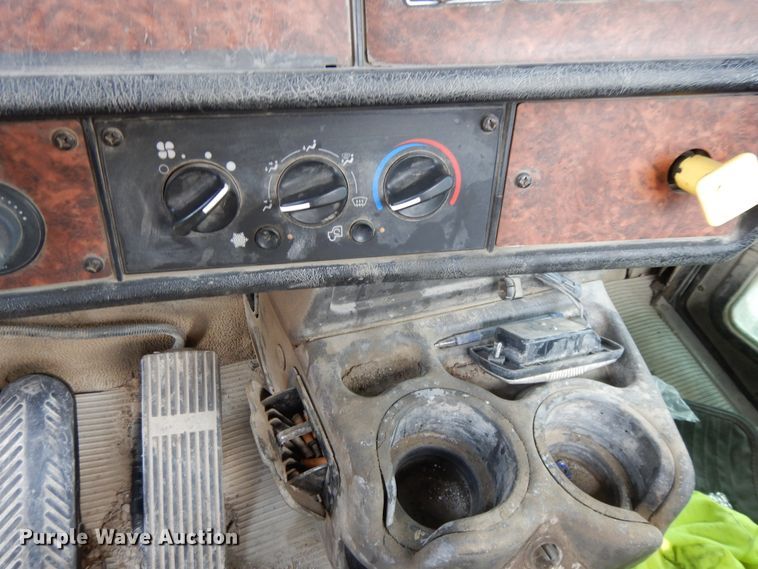 image for item DJ3456 2005 Kenworth W900  ready mix truck