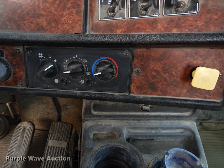 image for item DJ3458 2005 Kenworth W900  ready mix truck