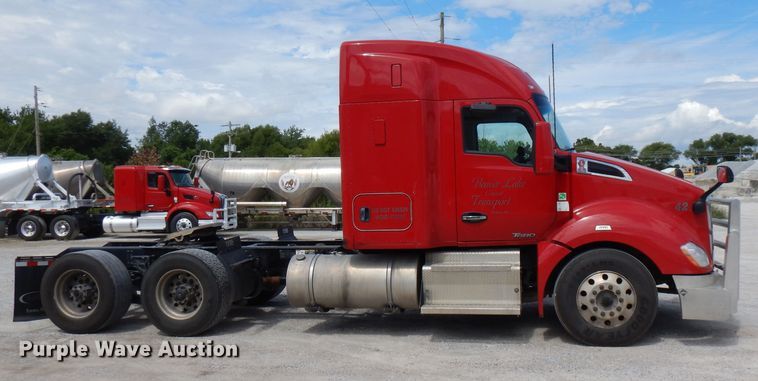 image for item FN9279 2016 Kenworth T680  semi truck