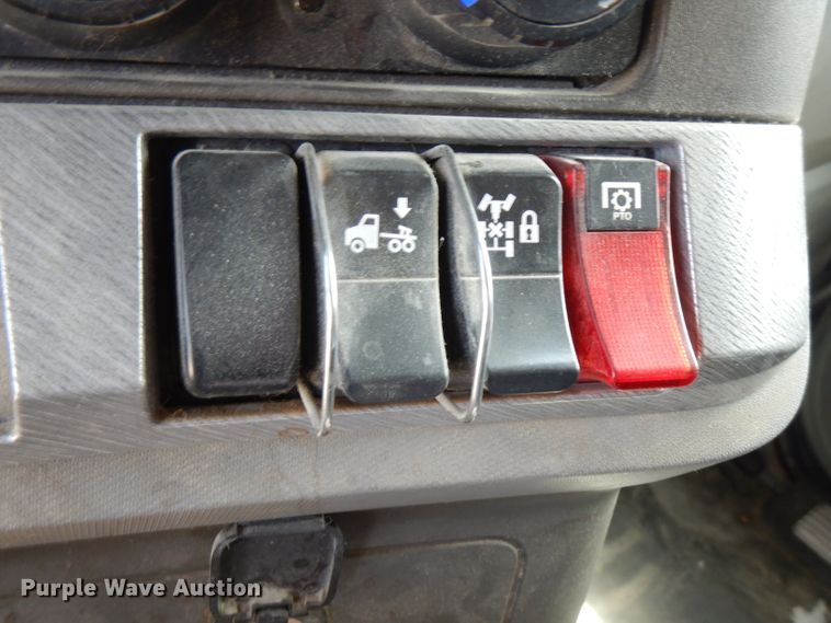 image for item FN9279 2016 Kenworth T680  semi truck