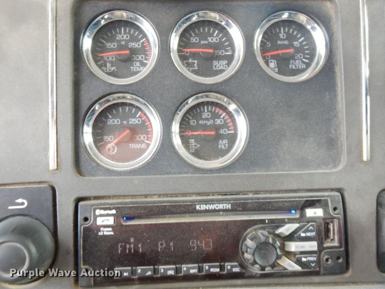 image for item FN9279 2016 Kenworth T680  semi truck