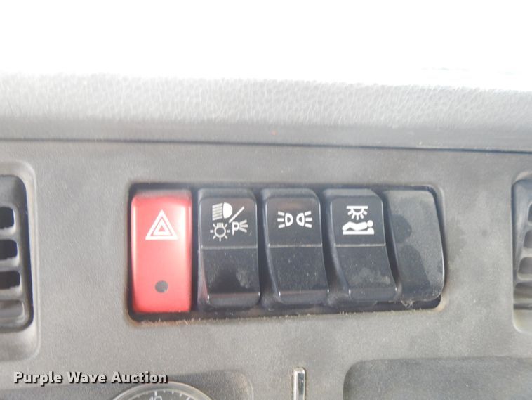 image for item FN9279 2016 Kenworth T680  semi truck