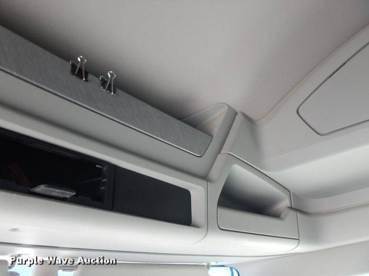 image for item FN9279 2016 Kenworth T680  semi truck