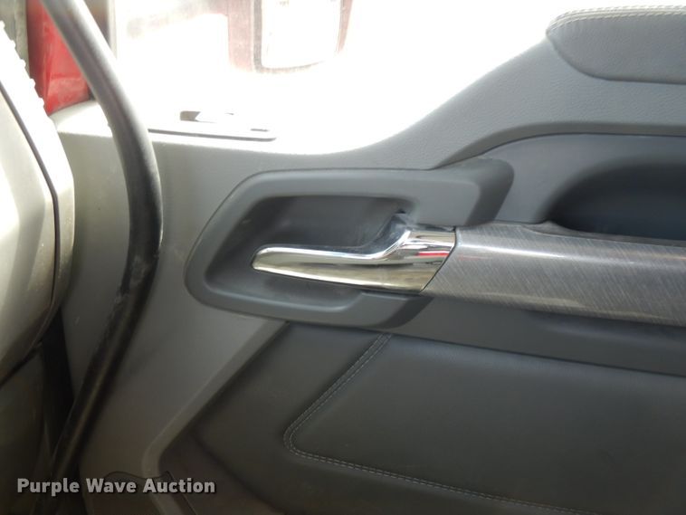 image for item FN9279 2016 Kenworth T680  semi truck