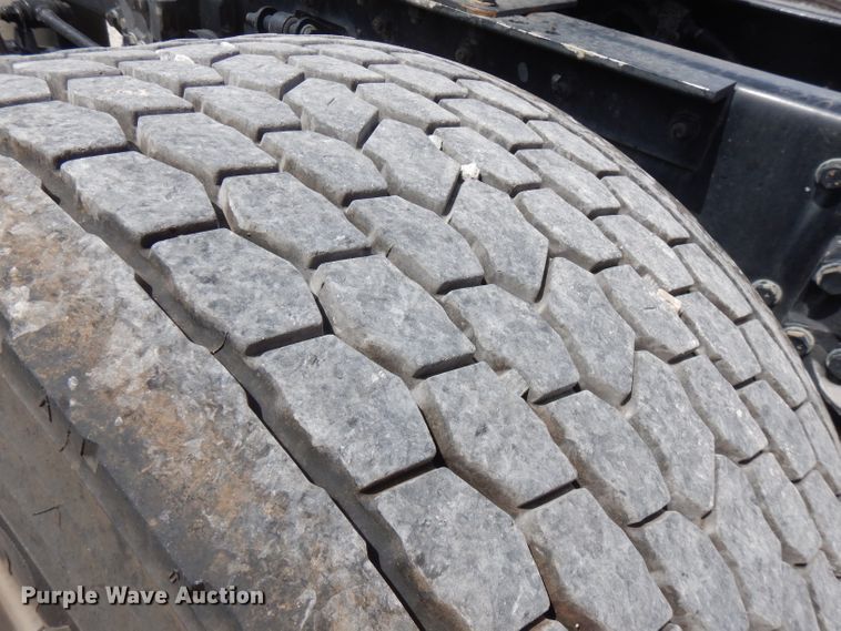 image for item FN9279 2016 Kenworth T680  semi truck