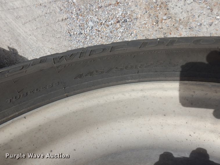 image for item FN9279 2016 Kenworth T680  semi truck