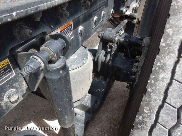 image for item FN9279 2016 Kenworth T680  semi truck