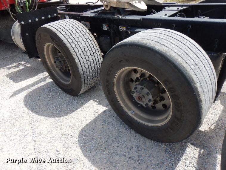 image for item FN9279 2016 Kenworth T680  semi truck