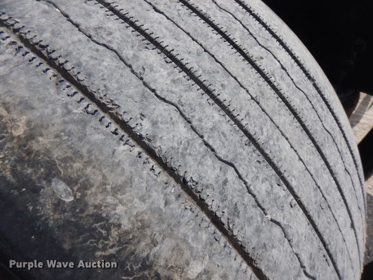 image for item FN9279 2016 Kenworth T680  semi truck