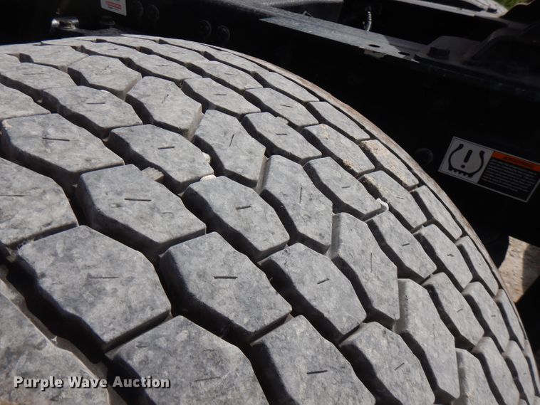 image for item FN9279 2016 Kenworth T680  semi truck