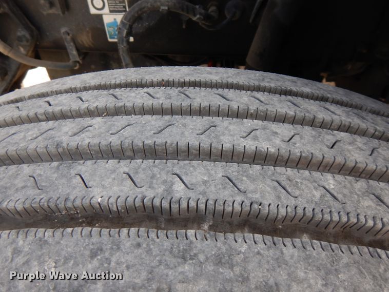 image for item FN9279 2016 Kenworth T680  semi truck