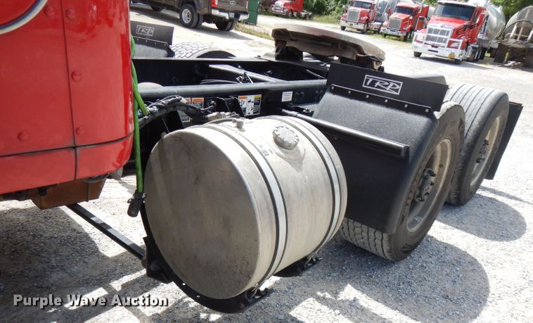 image for item FN9279 2016 Kenworth T680  semi truck