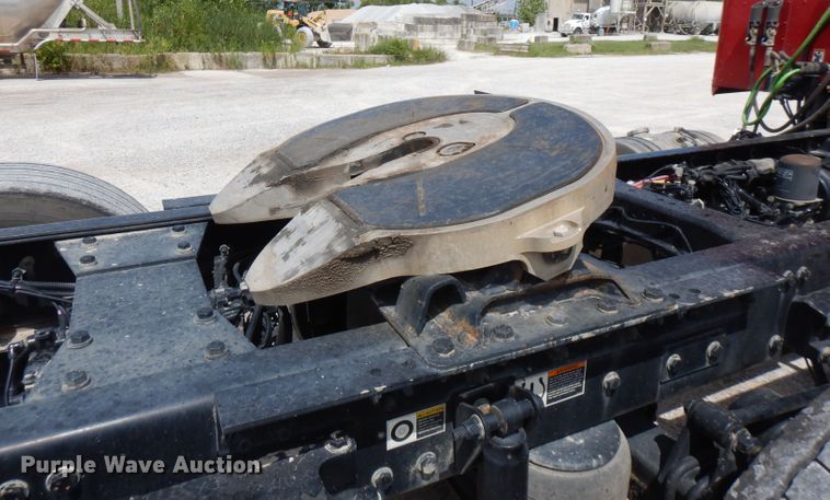 image for item FN9279 2016 Kenworth T680  semi truck