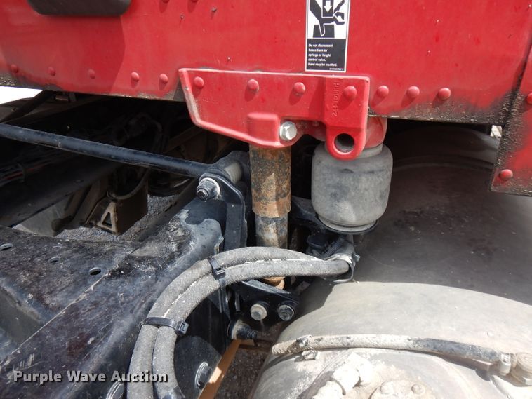 image for item FN9279 2016 Kenworth T680  semi truck