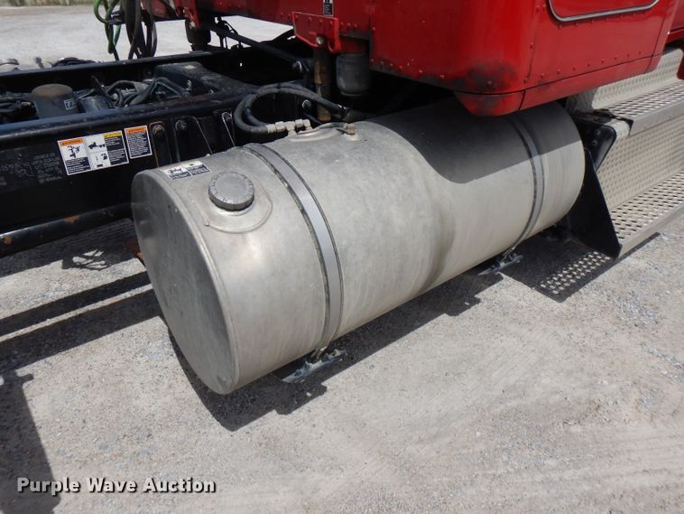 image for item FN9279 2016 Kenworth T680  semi truck