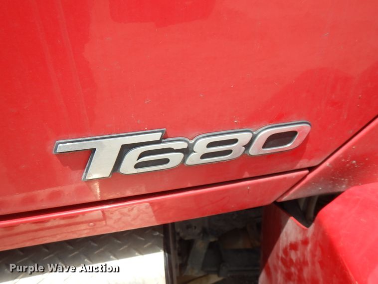 image for item FN9279 2016 Kenworth T680  semi truck