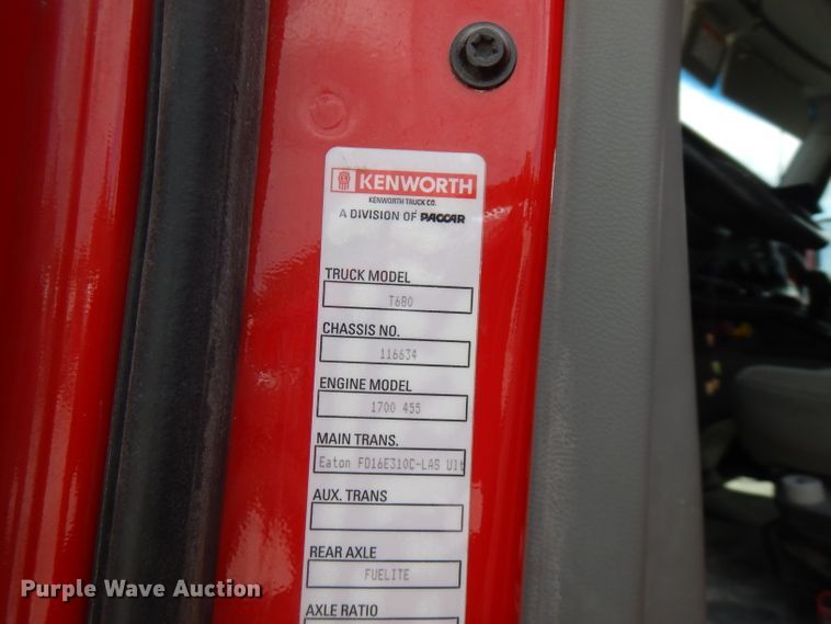 image for item FN9279 2016 Kenworth T680  semi truck