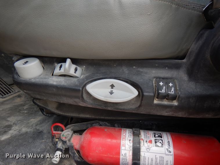 image for item FN9279 2016 Kenworth T680  semi truck