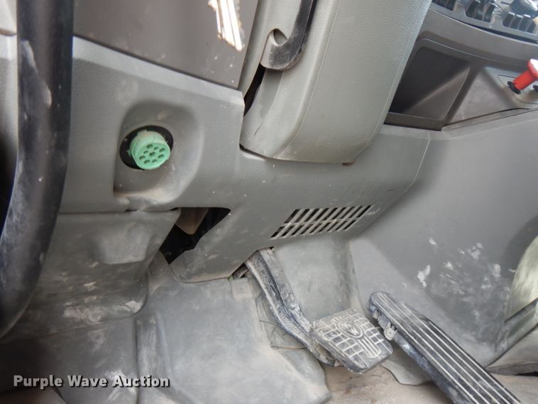 image for item FN9279 2016 Kenworth T680  semi truck