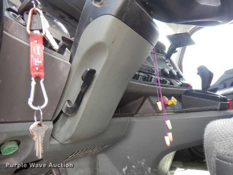 image for item FN9279 2016 Kenworth T680  semi truck