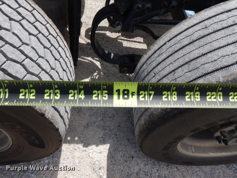 image for item FN9279 2016 Kenworth T680  semi truck