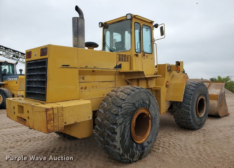 image for item GM9263 1994 John Deere 744E  wheel loader