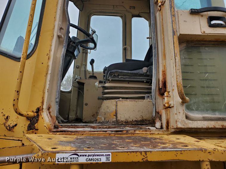 image for item GM9263 1994 John Deere 744E  wheel loader