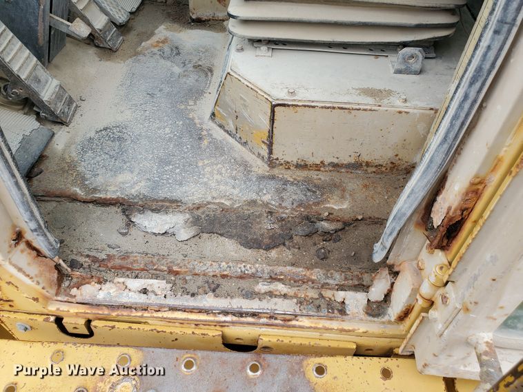 image for item GM9263 1994 John Deere 744E  wheel loader