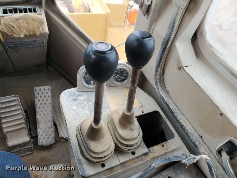 image for item GM9263 1994 John Deere 744E  wheel loader