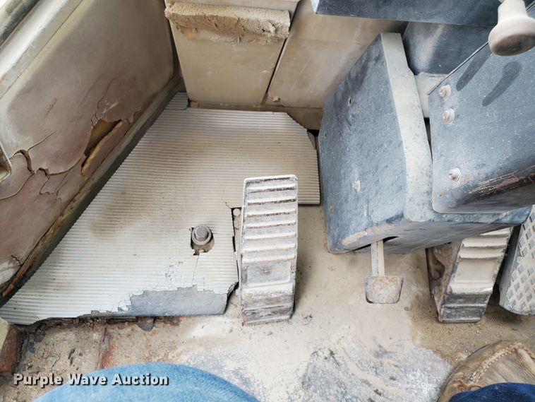 image for item GM9263 1994 John Deere 744E  wheel loader