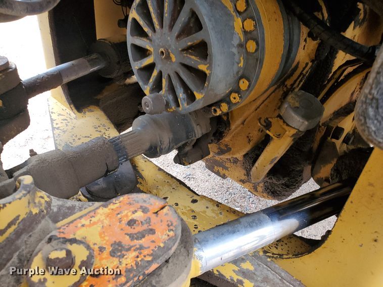 image for item GM9263 1994 John Deere 744E  wheel loader