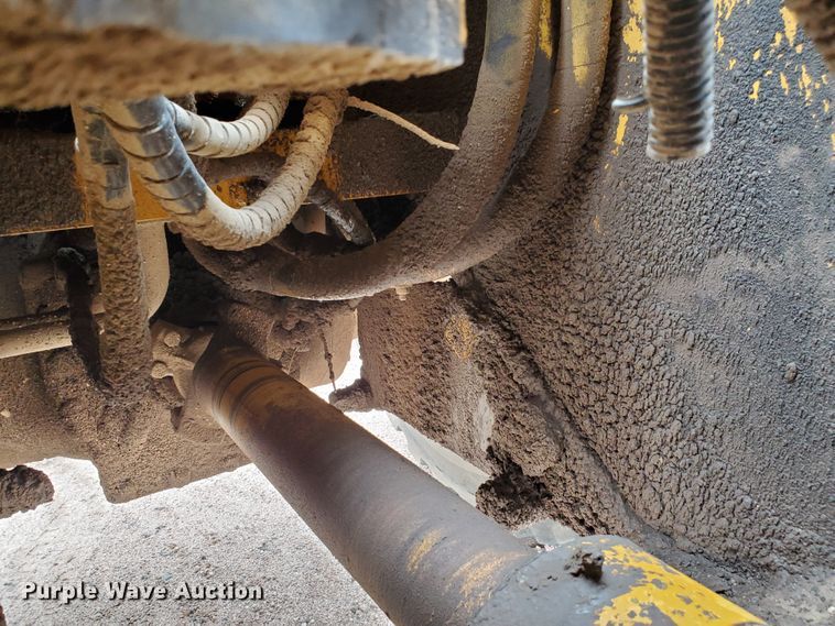 image for item GM9263 1994 John Deere 744E  wheel loader