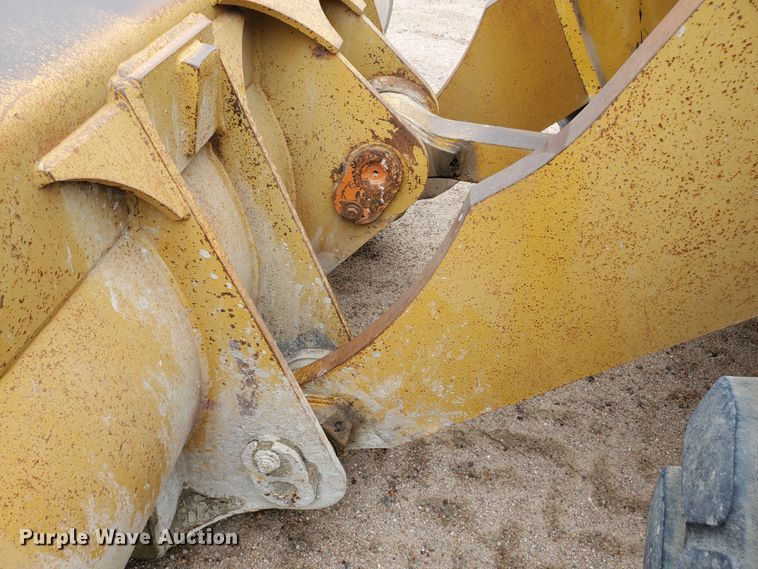 image for item GM9263 1994 John Deere 744E  wheel loader