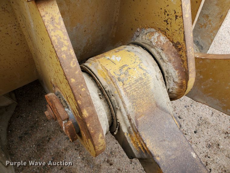 image for item GM9263 1994 John Deere 744E  wheel loader