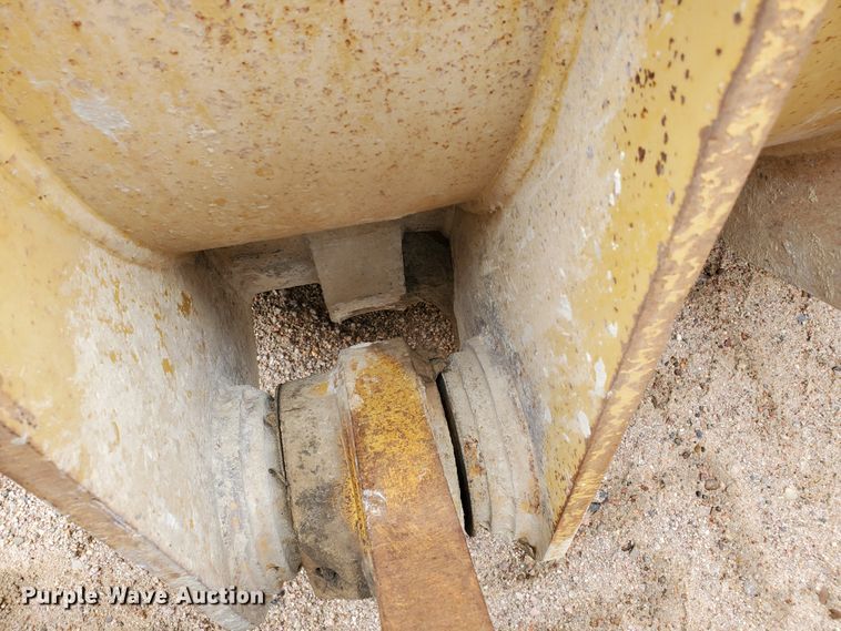 image for item GM9263 1994 John Deere 744E  wheel loader