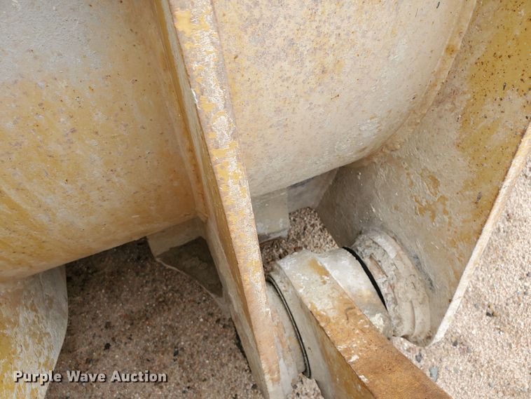 image for item GM9263 1994 John Deere 744E  wheel loader