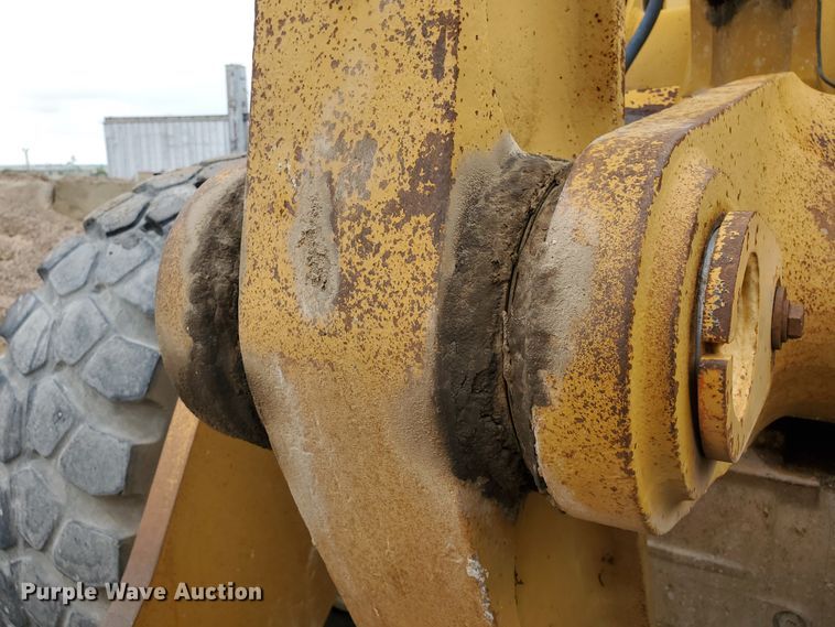 image for item GM9263 1994 John Deere 744E  wheel loader