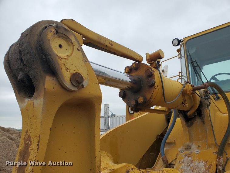 image for item GM9263 1994 John Deere 744E  wheel loader