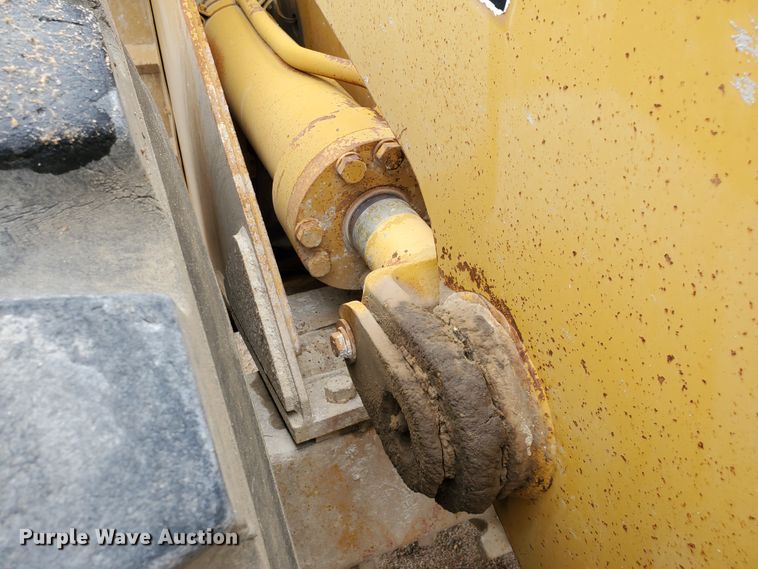 image for item GM9263 1994 John Deere 744E  wheel loader