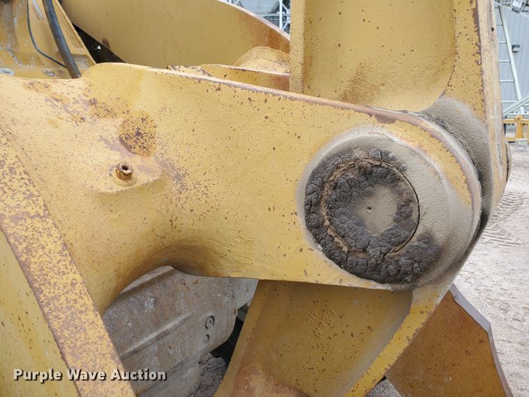 image for item GM9263 1994 John Deere 744E  wheel loader