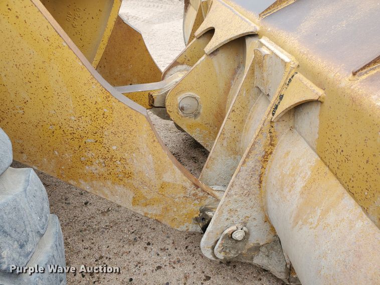 image for item GM9263 1994 John Deere 744E  wheel loader