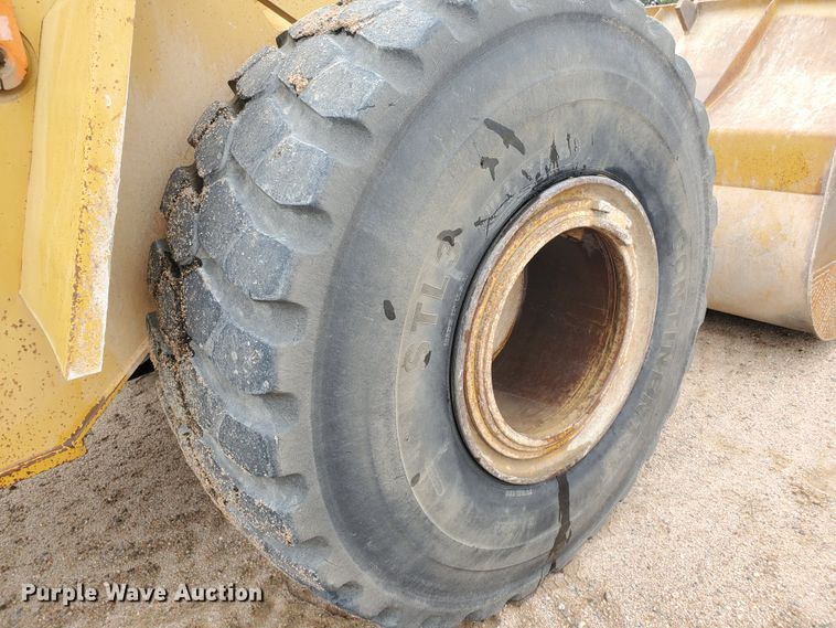 image for item GM9263 1994 John Deere 744E  wheel loader