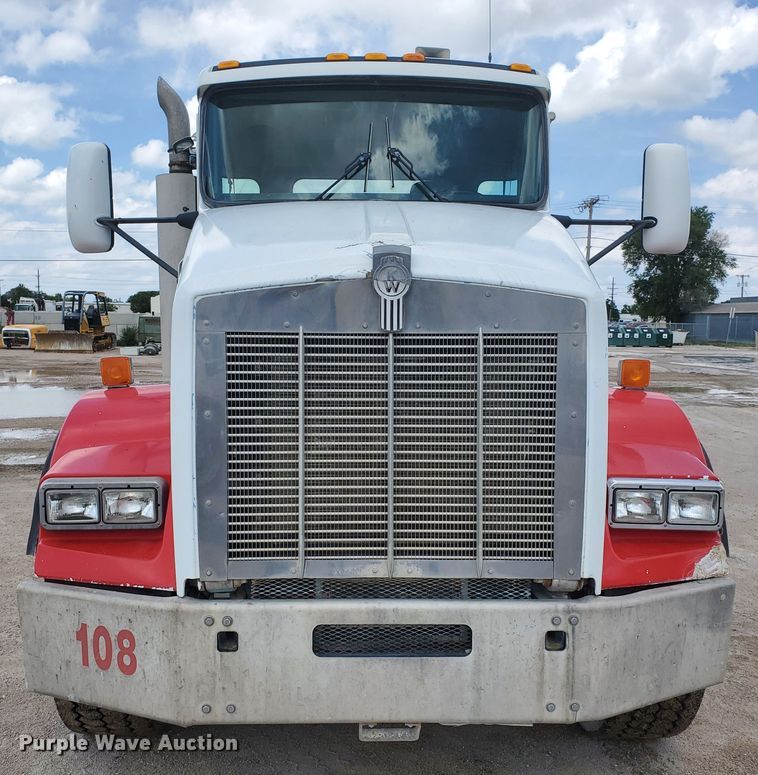 image for item GM9264 2000 Kenworth T800B  ready mix truck