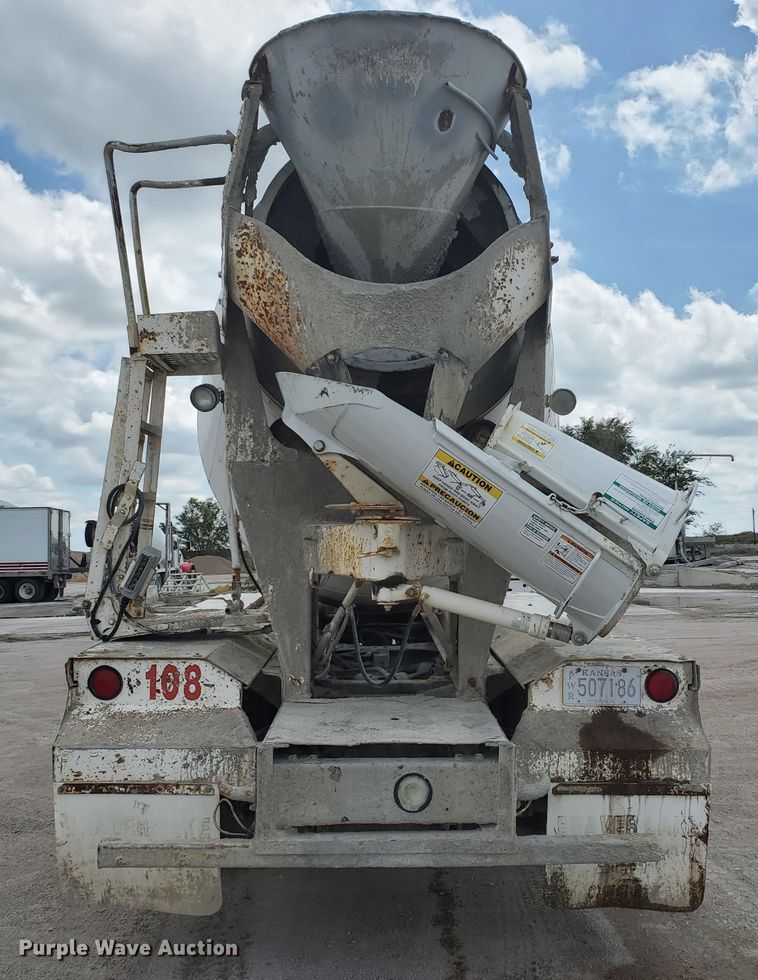 image for item GM9264 2000 Kenworth T800B  ready mix truck